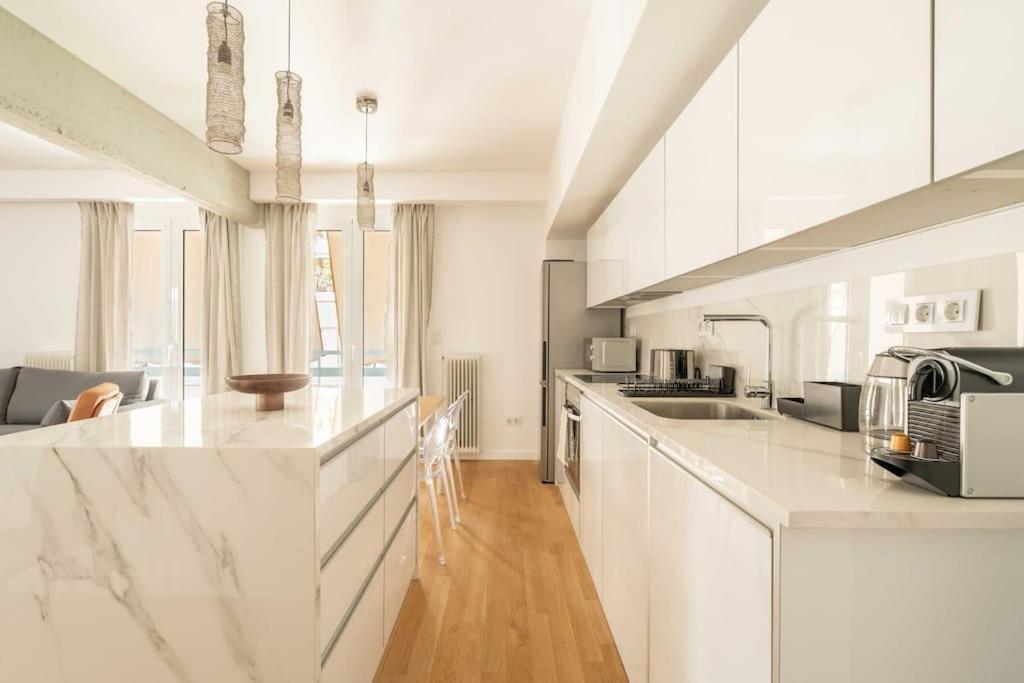 Bright & Airy 2Bd Apt Close To National Garden Athens Luaran gambar